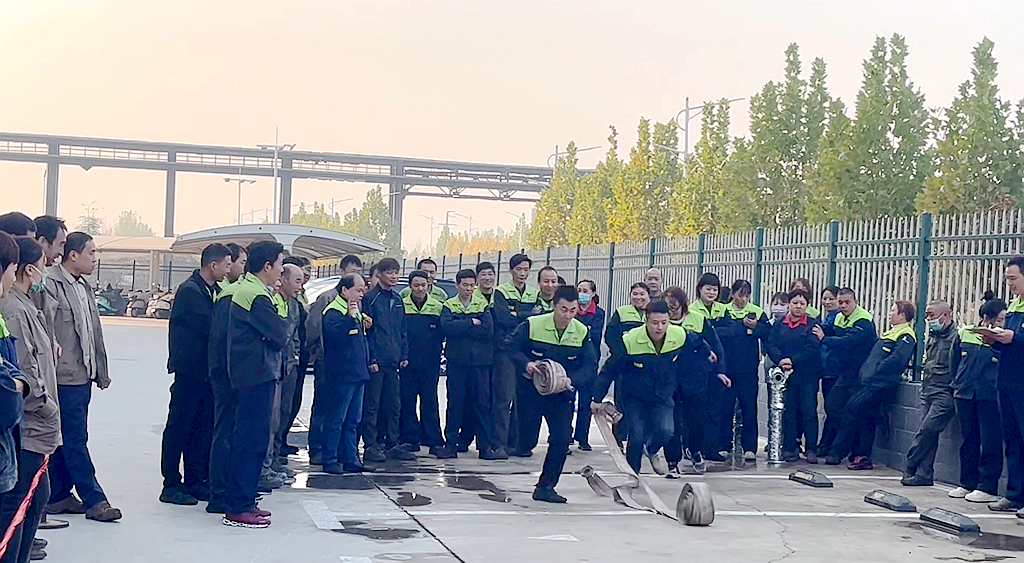 【應(yīng)急演練】消防三人兩帶大比拼，實戰(zhàn)演練爭分秒