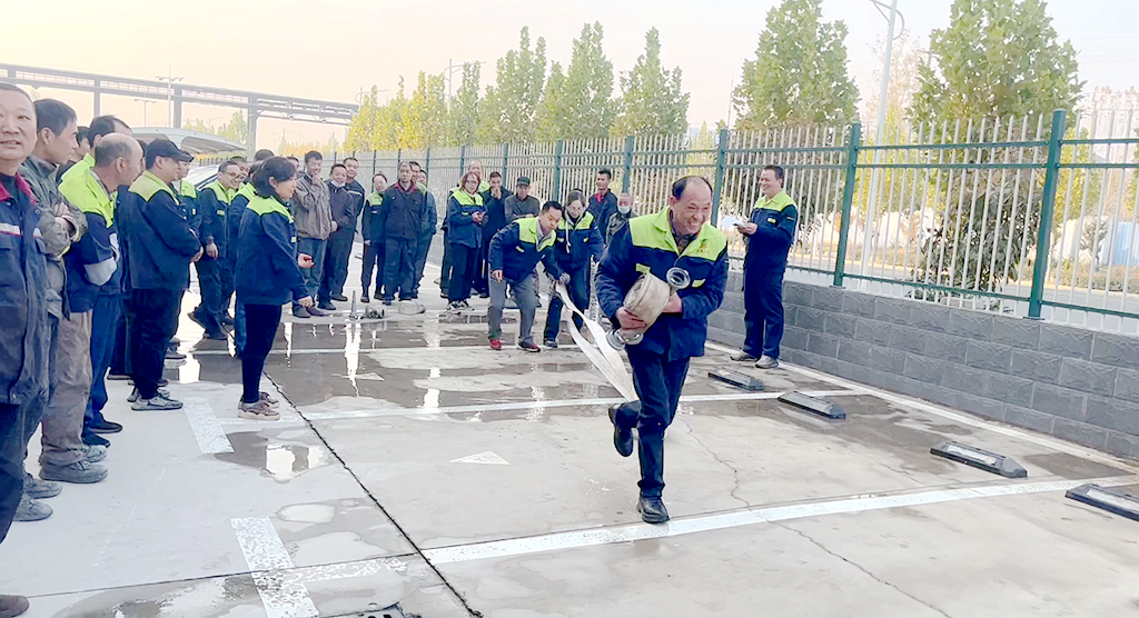 【應(yīng)急演練】消防三人兩帶大比拼，實戰(zhàn)演練爭分秒